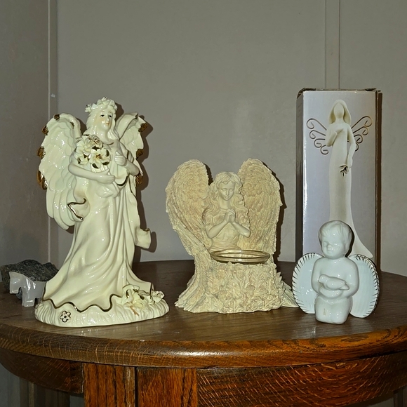 Angel Figurines - Picture 1 of 1